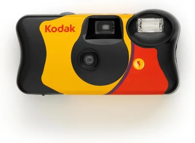 KODAK FunSaver 39 - Cámara Descartable con Flash Integrado, 39 Exposiciones, Película Color de 24 mm, ISO 800, Ideal para Fotos Spontáneas
