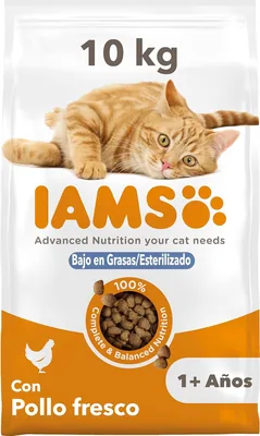 IAMS Nutrition légère pour chats stérilisés - Contrôle du poids - 32% de réduction
