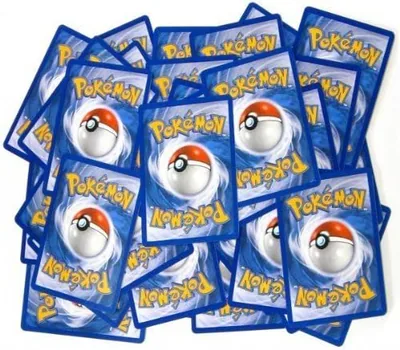 Cartas aleatorias de Pokémon TCG: 100 cartas + 7 aluminio gratis