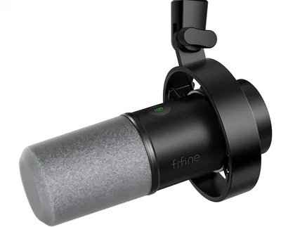 FIFINE ダイナミック ポッドキャストマイク USB/XLR コネクタ、カーディオイド パターン 一方向、USB ケーブル付属、Amazon での最安値、20% オフ