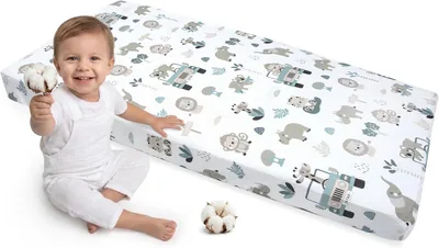 Prześcieradło z gumką Medi Partners dla niemowląt, 120x60cm, 100% bawełna, Miętowe Zoo - Najlepsza cena!