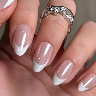 Ongles Faux UNA GELLA French Almond, 32 Pièces | Colle Chrome Court avec Adhésif