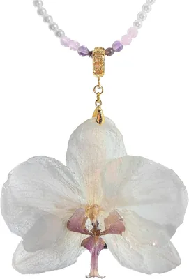 Dije Orquídea Natural con Collar de Amatista, Cuarzo Rosa y Perla Mallorca en Baño de Oro - Regalo Ideal