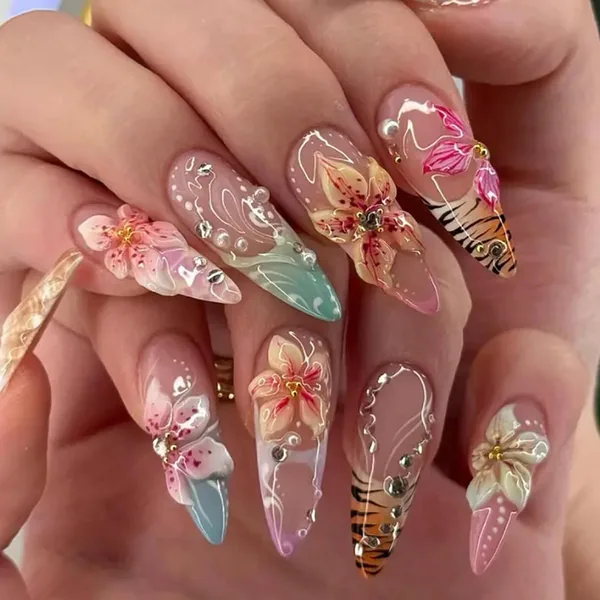 Sommer Hibiskus Klebe-Nagelspitzen aus Acryl mit French Tips und Muscheln - Mittelgroßes Mandelform - Best Deal