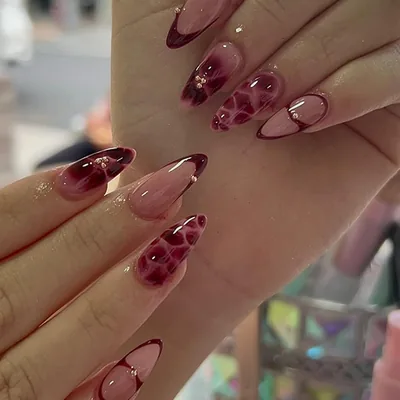 Uñas Postizas con Punta Francesa, Uñas Press on para Manos, Cortas y Puntiagudas en Forma de Almendra con Acabado UV, Kit