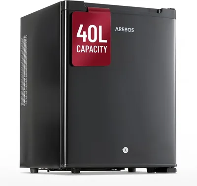 Arebos Mini Fridge 40L | Stiller minibar med låselock | LED & justerbar temperatur 5-18°C | Kompakt O