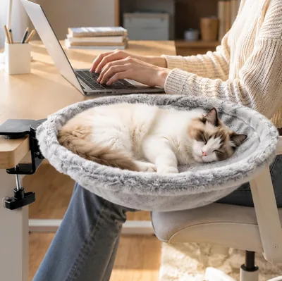 Cama de Escritorio para Gatos CACSZSOI, Hamaca de Felpa Suave y Ultra Estable, Giratoria 360° y Ajustable en Altura, Soporta