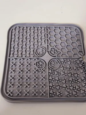 Grey Slow Feeding Mat for Anxiety Relief - 2-Piece Set, Washable