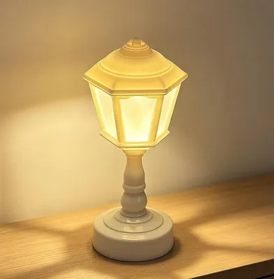 ديكورات صغيرة للأحواض السمكية - أسلوب بتصميم سمكة